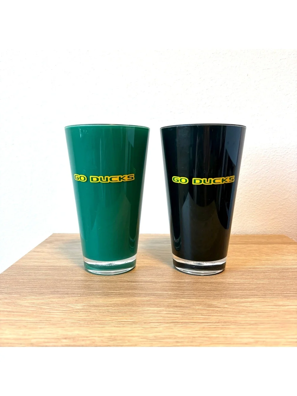 Oregon Ducks 16oz Pub Pint Glasses, Duck House Sports, College Football Green